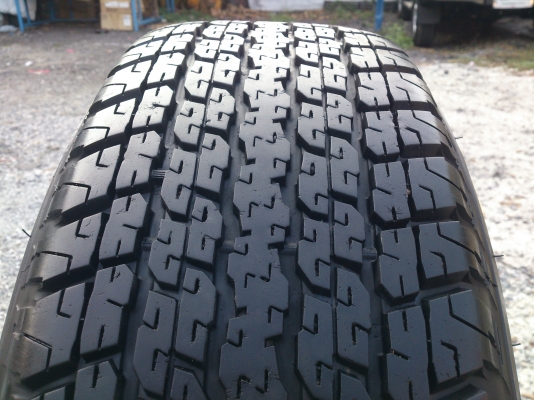 ขายแม็ก ALL NEW ISUZU พร้อมยางบริสโตน 255/65R17 ยางสัปดาห์ที่16 ปี12 ดอกยางสวยนิ่มลึกเท่ากันไม่ร้าวไม่แตกลายสภาพยาง 95\% จำนวน 1 ชุด