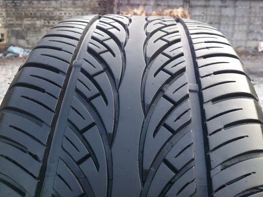 ขายแม็กขอบ20 6รู139 พร้อมยาง 265/50R20 ยางสัปดาห์ที่27 ปี12 ดอกยางสวยนิ่มลึกเท่ากันไม่ร้าวไม่แตกลายสภาพยาง 95\% จำนวน 1 ชุด