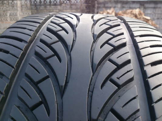 ขายแม็กขอบ20 6รู139 พร้อมยาง 265/50R20 ยางสัปดาห์ที่27 ปี12 ดอกยางสวยนิ่มลึกเท่ากันไม่ร้าวไม่แตกลายสภาพยาง 95\% จำนวน 1 ชุด