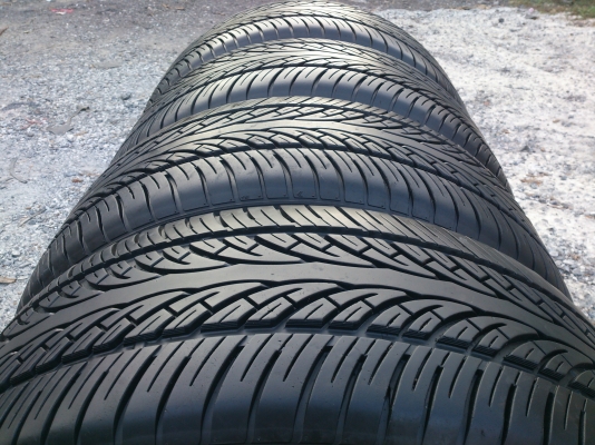 ขายแม็กขอบ20 6รู139 พร้อมยาง 265/50R20 ยางสัปดาห์ที่27 ปี12 ดอกยางสวยนิ่มลึกเท่ากันไม่ร้าวไม่แตกลายสภาพยาง 95\% จำนวน 1 ชุด