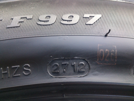 ขายแม็กขอบ20 6รู139 พร้อมยาง 265/50R20 ยางสัปดาห์ที่27 ปี12 ดอกยางสวยนิ่มลึกเท่ากันไม่ร้าวไม่แตกลายสภาพยาง 95\% จำนวน 1 ชุด