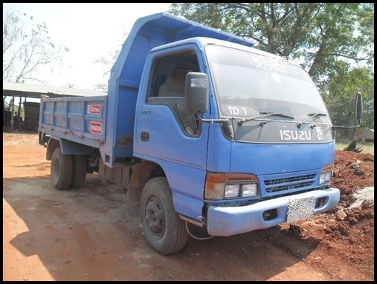 6 ล้อ อีซูซุ 120 ดั้ม