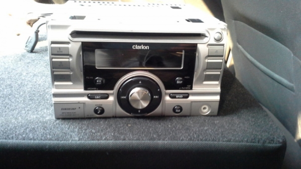 วิทยุ 2Din ของ Clarion เสียงดีจริง  ไฟเปลี่ยนสีได้