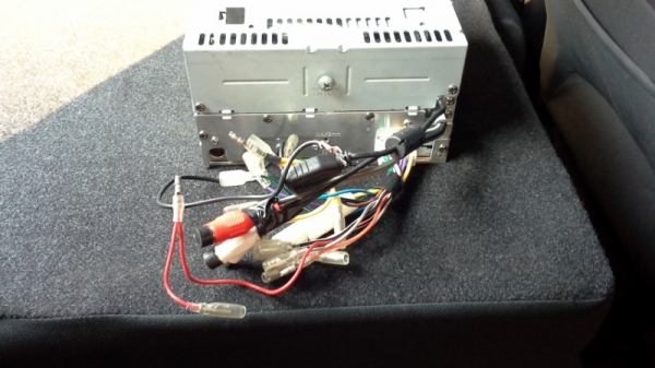 วิทยุ 2Din ของ Clarion เสียงดีจริง  ไฟเปลี่ยนสีได้