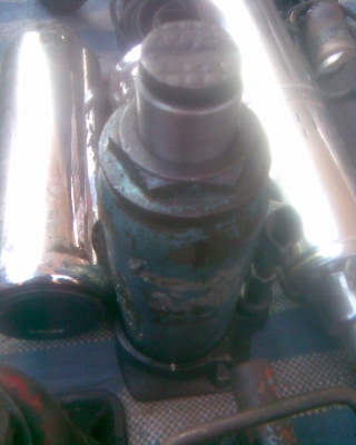 แม่แรงเยอรมัน 10 ตันทรงสูงสภาพดีพร้อมใช้ไม่รั่วครับทรงสูงแกนใหญ่ของเยอรมันครับราคานี้คุ้มครับ