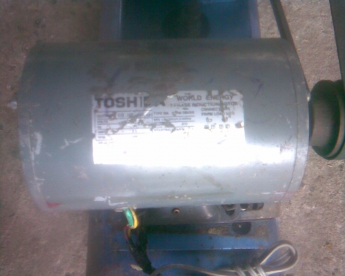 ปั้มลมพูมาสภาพพร้อมใช้งานครับเดิมๆ ครับมอเตอร์โตชิบา ครับราคานี้คุ้มมากครับ