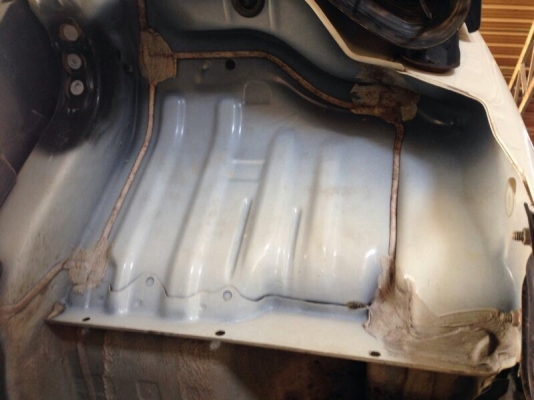 รถฮีโน่ 6 ล้อดั้ม 150 แรงม้า. ปี 49  ( รถวิ่ง 1xx,xxx  กว่า กม. )  สนใจติดต่อ 081 - 6079515