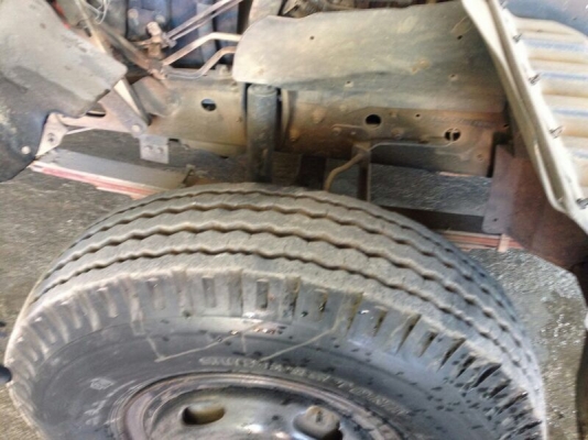 รถฮีโน่ 6 ล้อดั้ม 150 แรงม้า. ปี 49  ( รถวิ่ง 1xx,xxx  กว่า กม. )  สนใจติดต่อ 081 - 6079515