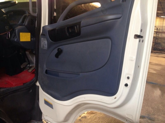 รถฮีโน่ 6 ล้อดั้ม 150 แรงม้า. ปี 49  ( รถวิ่ง 1xx,xxx  กว่า กม. )  สนใจติดต่อ 081 - 6079515