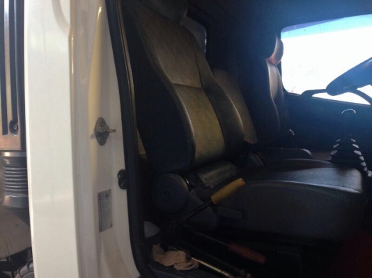 รถฮีโน่ 6 ล้อดั้ม 150 แรงม้า. ปี 49  ( รถวิ่ง 1xx,xxx  กว่า กม. )  สนใจติดต่อ 081 - 6079515