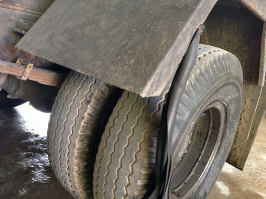 รถฮีโน่ 6 ล้อดั้ม 150 แรงม้า. ปี 49  ( รถวิ่ง 1xx,xxx  กว่า กม. )  สนใจติดต่อ 081 - 6079515