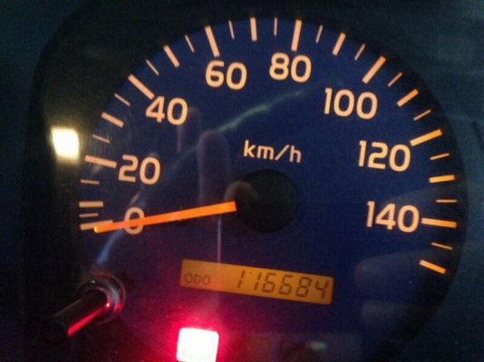 รถฮีโน่ 6 ล้อดั้ม 150 แรงม้า. ปี 49  ( รถวิ่ง 1xx,xxx  กว่า กม. )  สนใจติดต่อ 081 - 6079515