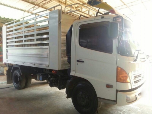 รถฮีโน่ 6 ล้อดั้ม 150 แรงม้า. ปี 49  ( รถวิ่ง 1xx,xxx  กว่า กม. )  สนใจติดต่อ 081 - 6079515