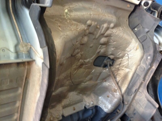 รถฮีโน่ 6 ล้อดั้ม 150 แรงม้า. ปี 49  ( รถวิ่ง 1xx,xxx  กว่า กม. )  สนใจติดต่อ 081 - 6079515