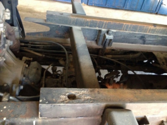 รถฮีโน่ 6 ล้อดั้ม 150 แรงม้า. ปี 49  ( รถวิ่ง 1xx,xxx  กว่า กม. )  สนใจติดต่อ 081 - 6079515