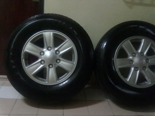 พี่คนใหนสนใจซื้อล้อแม็กขอบ 16 ยาง 26/2013 สภาพนางฟ้าคราฟ ไม่ม่ริ้วลอยคราฟ รถวิ่ง 3000 กว่าโลคราฟ ผมตั้งราคาที่ 16500 บาท สนใจโทรมาเลยคราฟ 081-6433-820***081-7456-282 ต้อม  อยุ่หลังเซ้นทรัลพระราม 2  ราคาคุยกันได้คราฟ ผมง่ายๆคราฟ