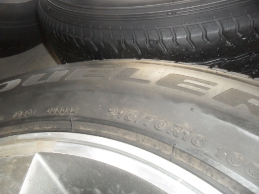 ล้อแม็ก 16นิ้ว 6รู วีโก้ ยาง215/70R16 สวยๆ 4 ล้อ ราคา 6900 บาท