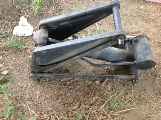 ขายกะบะดัมพ์ 6 ล้อ สภาพดีพร้อมใช้งาน ยาว 3.20 ม. ชัชซีกว้าง 0.70 ม.