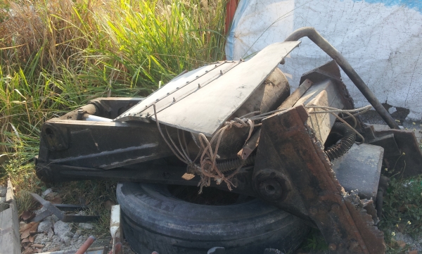 กระบะไม้พร้อมลูกดั้มพ์ครับ กว้าง 2.40 ม.ยาว 6.20 ม.