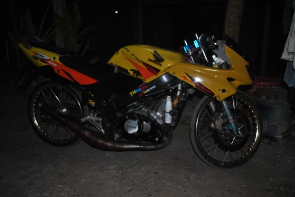 ขาย LS 125 .ใส่ลูกแกมแล้วอุปกรณ์เดิมยังอยู่ครบทุกอย่างครับ ทะเบียนเต็ม มีชุดโอน