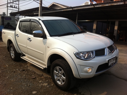 MITSUBISHI TRITON 2.4 PLUS 4 ประตู CNG ปลายปี 2012 ใช้น้อย 19796 ก.ม.