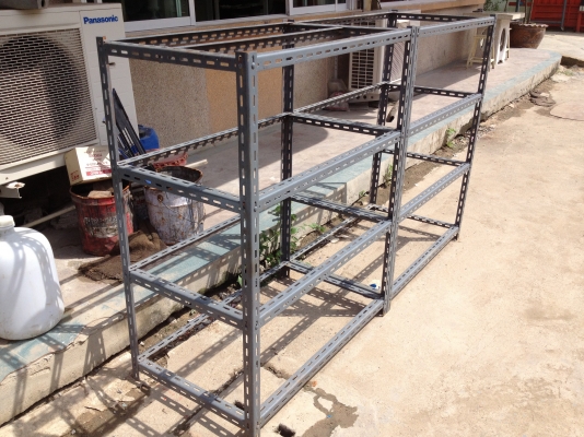 รับสั่งทำชั้นเหล็กฉาก ราคาคิดเป็นเมตร