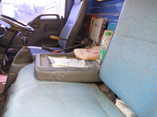 รถบรรทุก 6 ล้อดั๊มพ์ ยี่ห้อ ISUZU รถบรรทุก 6 ล้อดั๊มพ์ ยี่ห้อ ISUZU