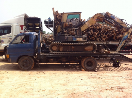 ขายรถหกล้อเทอร์เลอรพร้อมแบคโฮคีบไม้และให้เช่าลานชั่ง