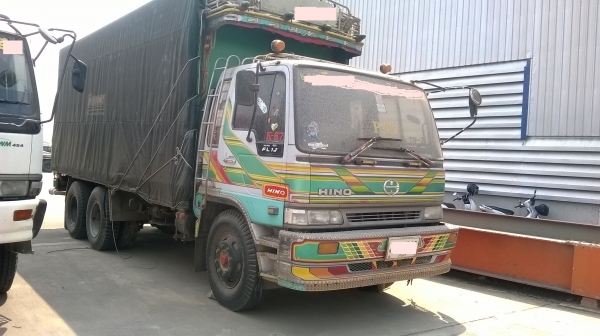 ต้องการขาย รถ 10 ล้อ Hino 1 เพลาไม่ดั้ม กะบะล่อง ต้องการขาย รถ 10 ล้อ Hino 1 เพลาไม่ดั้ม กะบะล่อง