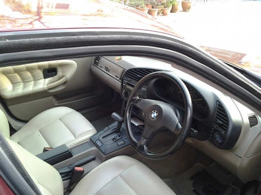 รถบ้าน BMW 318iA เกียร์ออโต้ เครื่องดีไม่เคยติดแก๊ส