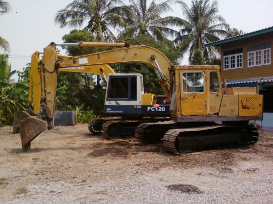 ขาย!! KOMATSU 12HD  / 500.000.บาท ราคาต่อรองกันได้