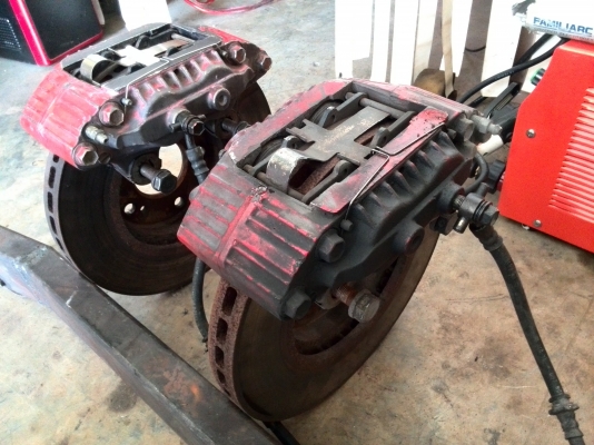 ขาย ปั้มเบรค 4pot R32 พร้อมจาน1คู่ 5000บาท