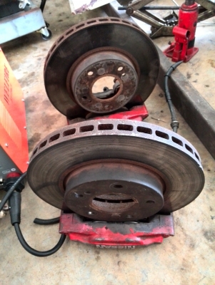 ขาย ปั้มเบรค 4pot R32 พร้อมจาน1คู่ 5000บาท