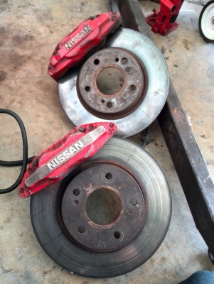 ขาย ปั้มเบรค 4pot R32 พร้อมจาน1คู่ 5000บาท