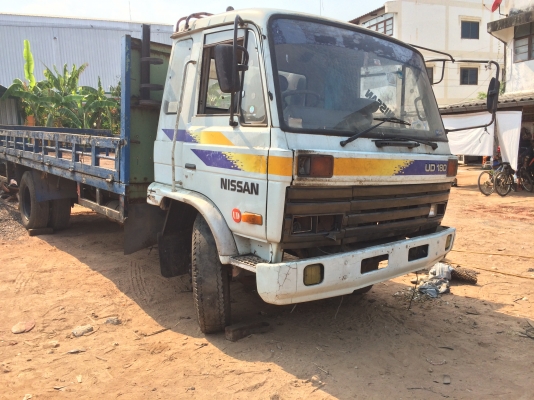 ขายรถ NISSAN 6ล้อ ช่วงยาว