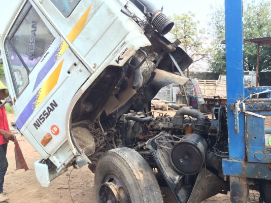 ขายรถ NISSAN 6ล้อ ช่วงยาว