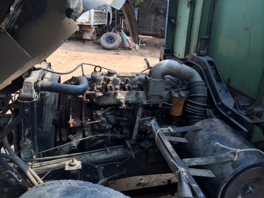 ขายรถ NISSAN 6ล้อ ช่วงยาว