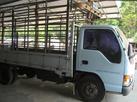 NKR  110 แรง   440,000 บาท   ( รถห้าง แท้ )