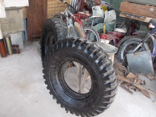 m601 ขายยางจี๊ปกลางขอป 16-900ของนอกแท้สภาพใหม่