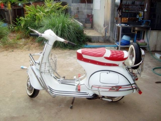 ขายเวสป้า64สภาพเครื่องโครง90\%สีดีสวยๆของแต่งเพีย บ49500ครับ