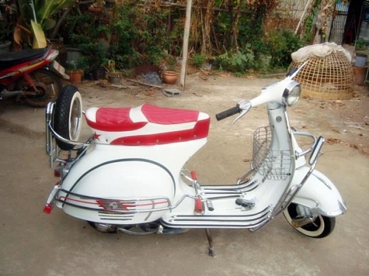 ขายเวสป้า64สภาพเครื่องโครง90\%สีดีสวยๆของแต่งเพีย บ49500ครับ