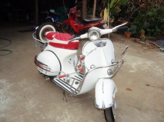 ขายเวสป้า64สภาพเครื่องโครง90\%สีดีสวยๆของแต่งเพีย บ49500ครับ