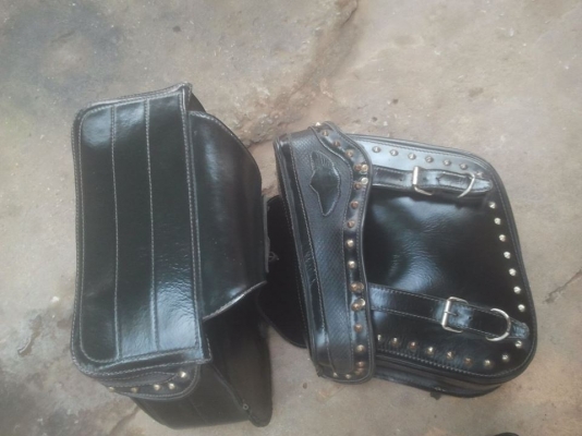 ขายกระเป๋าข้างใส่รถช๊อปเปอร์ มือ2 สภาพดีแถมกระเป๋าใส่โช๊คหน้าด้วยครับ ขายกระเป๋าข้างใส่รถช๊อปเปอร์ มือ2 สภาพดีแถมกระเป๋าใส่โช๊คหน้าด้วยครับ