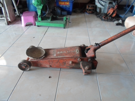 จระเข้ขายตามสภาพ  ยกไม่ได้ ใครซ่อมได้ ขายให้ถูก ๆ 1,500