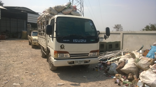 ขาย Isuzu nkr66e แก๊ส 100 \%  420,000 ติดต่อ 083-9997993