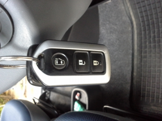 ขาย TOYOTA SIENTA 1.5 vvti ขาย TOYOTA SIENTA 1.5 vvti