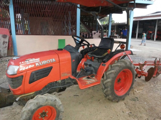 ปัญญาแทรคเตอร์มาแล้ว...จัดมาคูโบต้า B2420 พร้อมผาน 3x18ตราช้าง และ ล้อเหล็ก  สภาพรถไร่