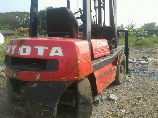 TOYOTA โฟลคลิฟ ยกได้ 2ตัน พร้อมใช้งาน