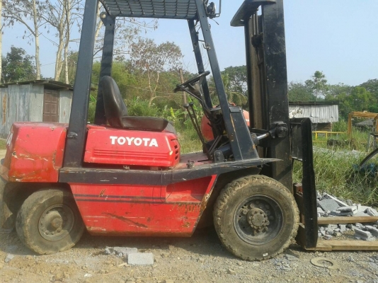 TOYOTA โฟลคลิฟ ยกได้ 2ตัน พร้อมใช้งาน