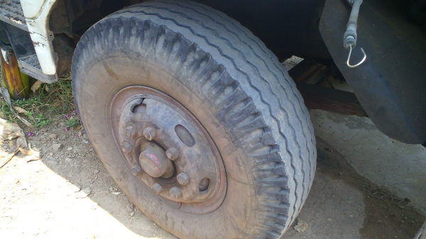 ์รถบรรทุก NISSAN CW41M รถปี 33 แม่ลูก ลูกพ่วง 3 คาน มีทะเบียนครบ ชอบราคาเท่าไรต่อรองได้ครับ